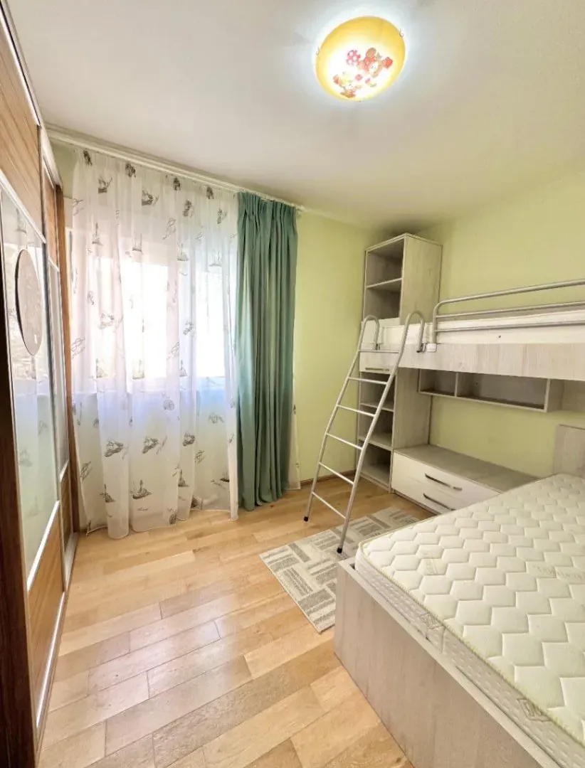Prodaja, dvosoban stan, 102m², Dobrota, Kotor