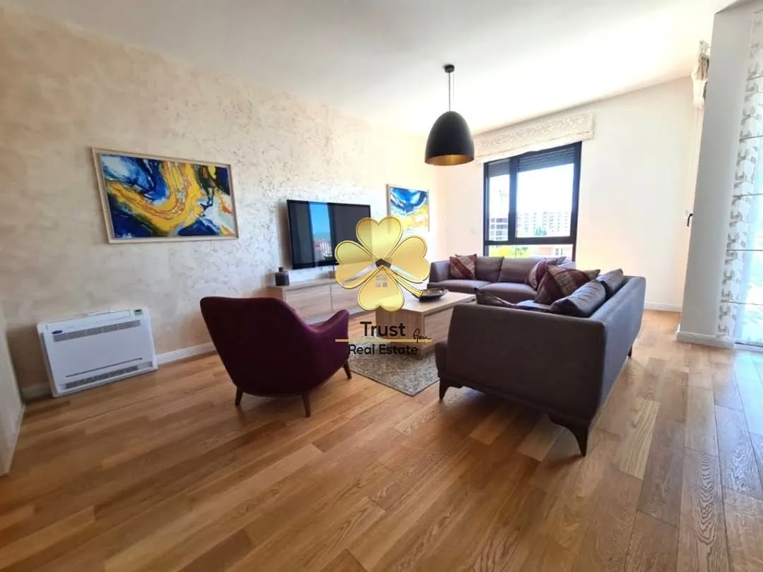 Izdavanje, trosoban stan, 95m², City Kvart, Podgorica