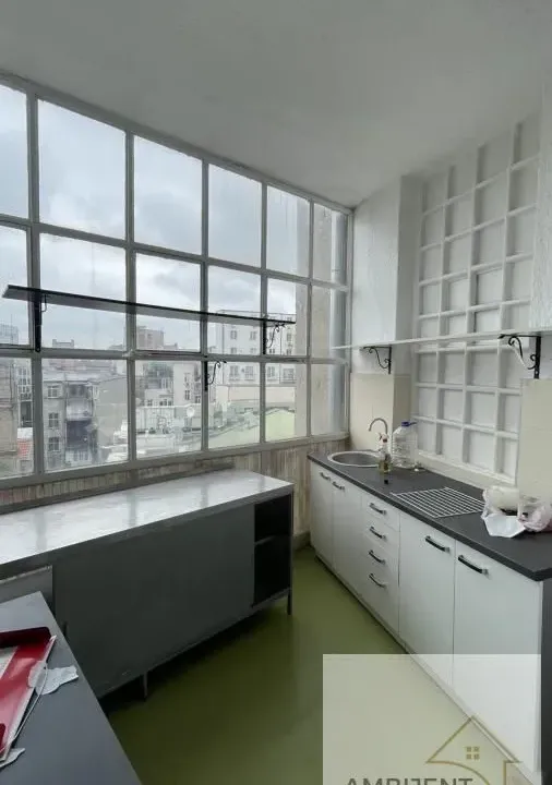 Izdavanje, poslovni prostor, 500m², Stari Grad, Beograd