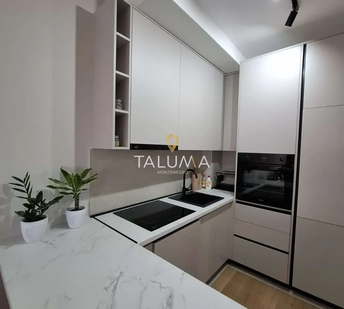 Sale, two bedroom apartment, 71m², Bečići, Budva