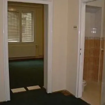 Izdavanje, poslovni prostor, 60m², Stari Grad, Beograd - image 2