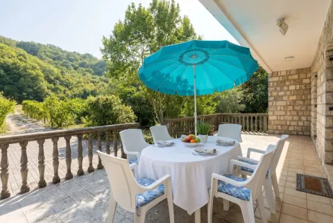 Prodaja, kuća, 250m², Lastva Grbaljska, Kotor - image 7