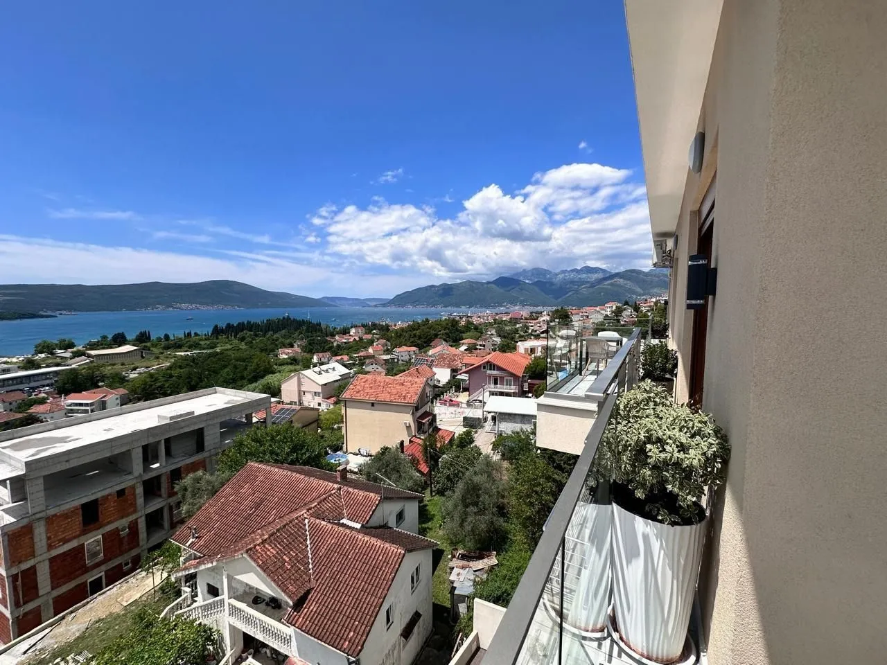 Rent, one bedroom apartment, 38m², Kava, Tivat