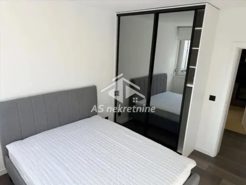 Izdavanje, četvorosoban stan, 80m², Savski Venac, Beograd - image 8