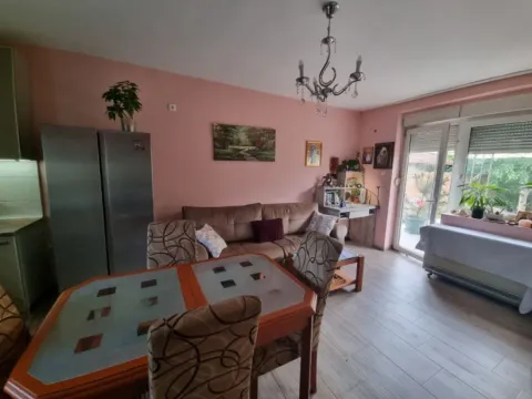 Prodaja, kuća, 145m², Borča Sve Podlokacije, Beograd - image 8