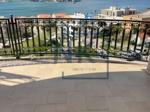 Prodaja, dvosoban stan, 106m², Dobrota, Kotor