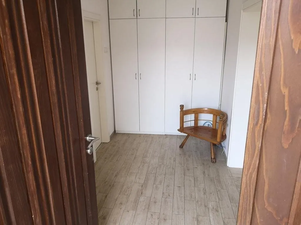 Izdavanje, stan, 350m², Vranići, Podgorica