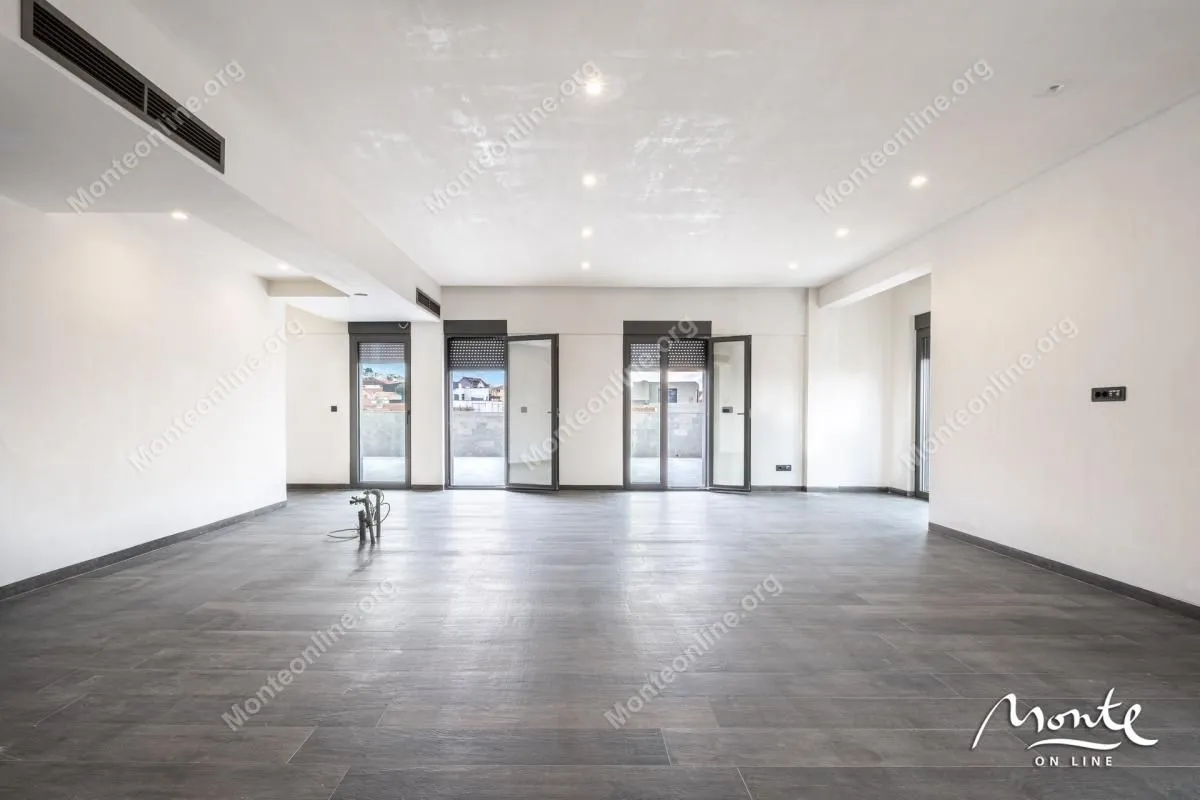 Prodaja, trosoban stan, 236m², Tivat, Crna Gora