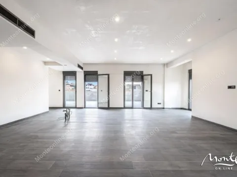 Prodaja, trosoban stan, 236m², Tivat, Crna Gora - image 2