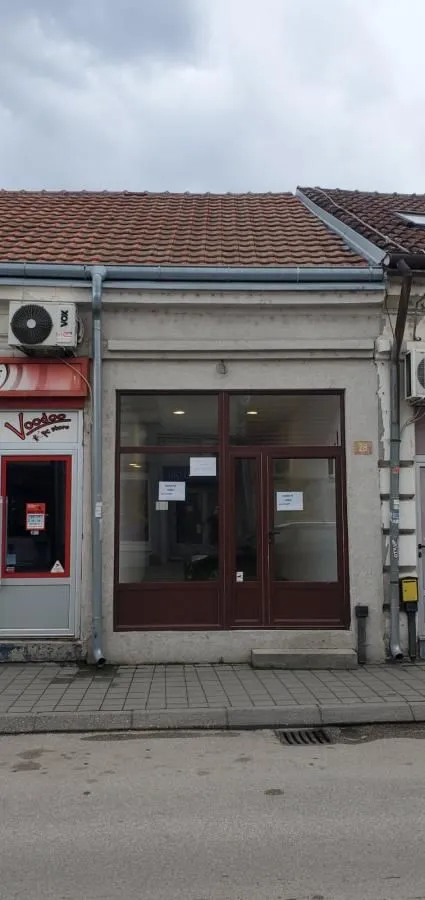 Izdavanje, poslovni prostor, 42m², Negotin, Srbija