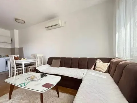 Izdavanje, jednosoban stan, 43m², City Kej, Podgorica - image 4
