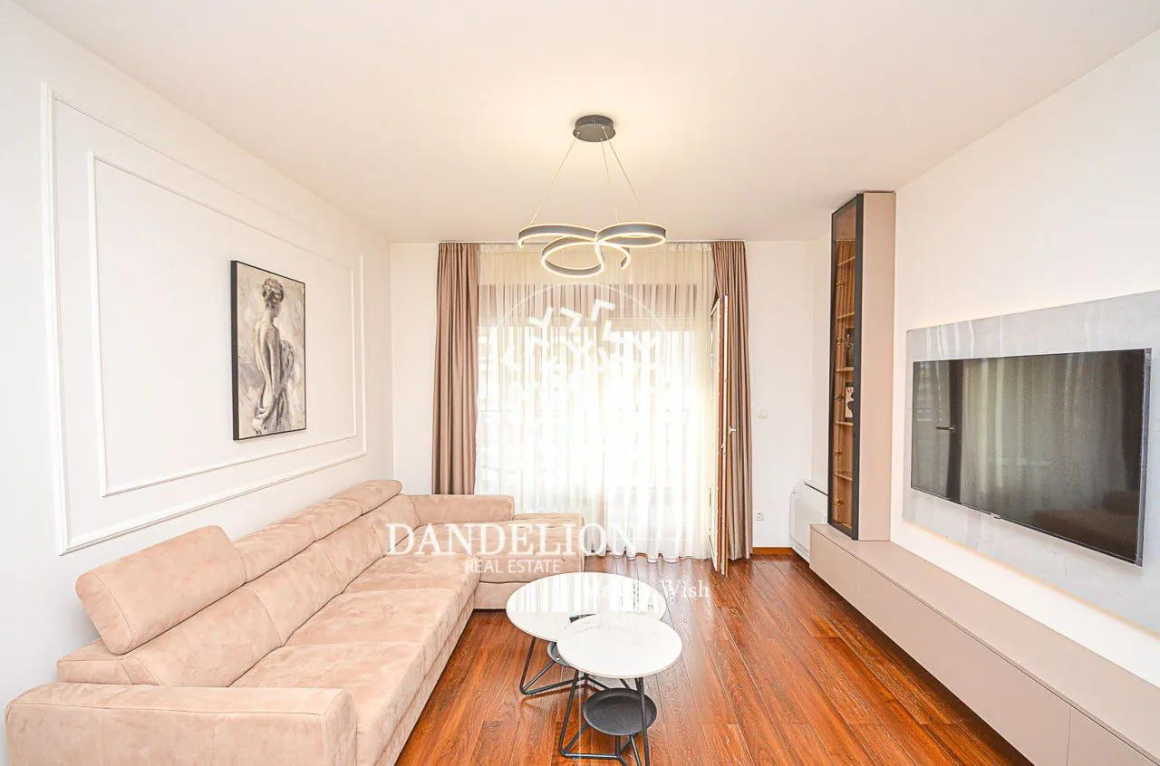 Izdavanje, dvosoban stan, 72m², Master Kvart, Podgorica