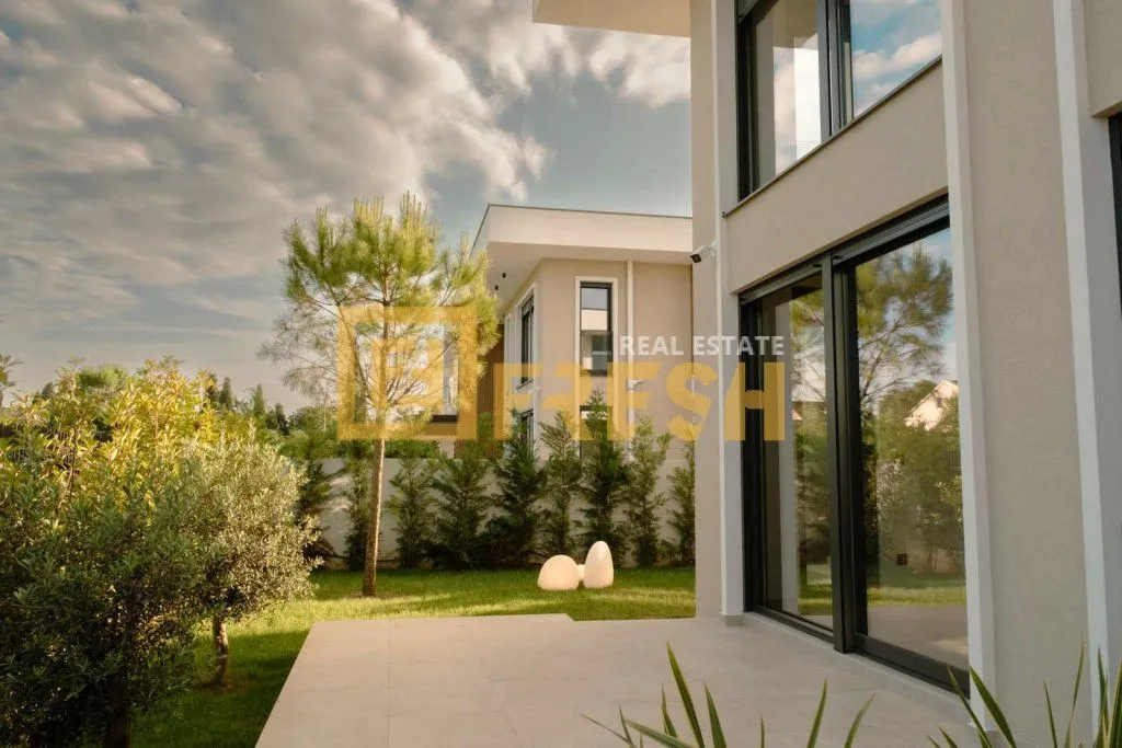 Rent, house, 260m², Gornja Gorica, Podgorica