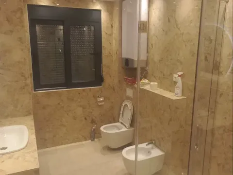 Izdavanje, kuća, 180m², Gornja Gorica, Podgorica - image 9