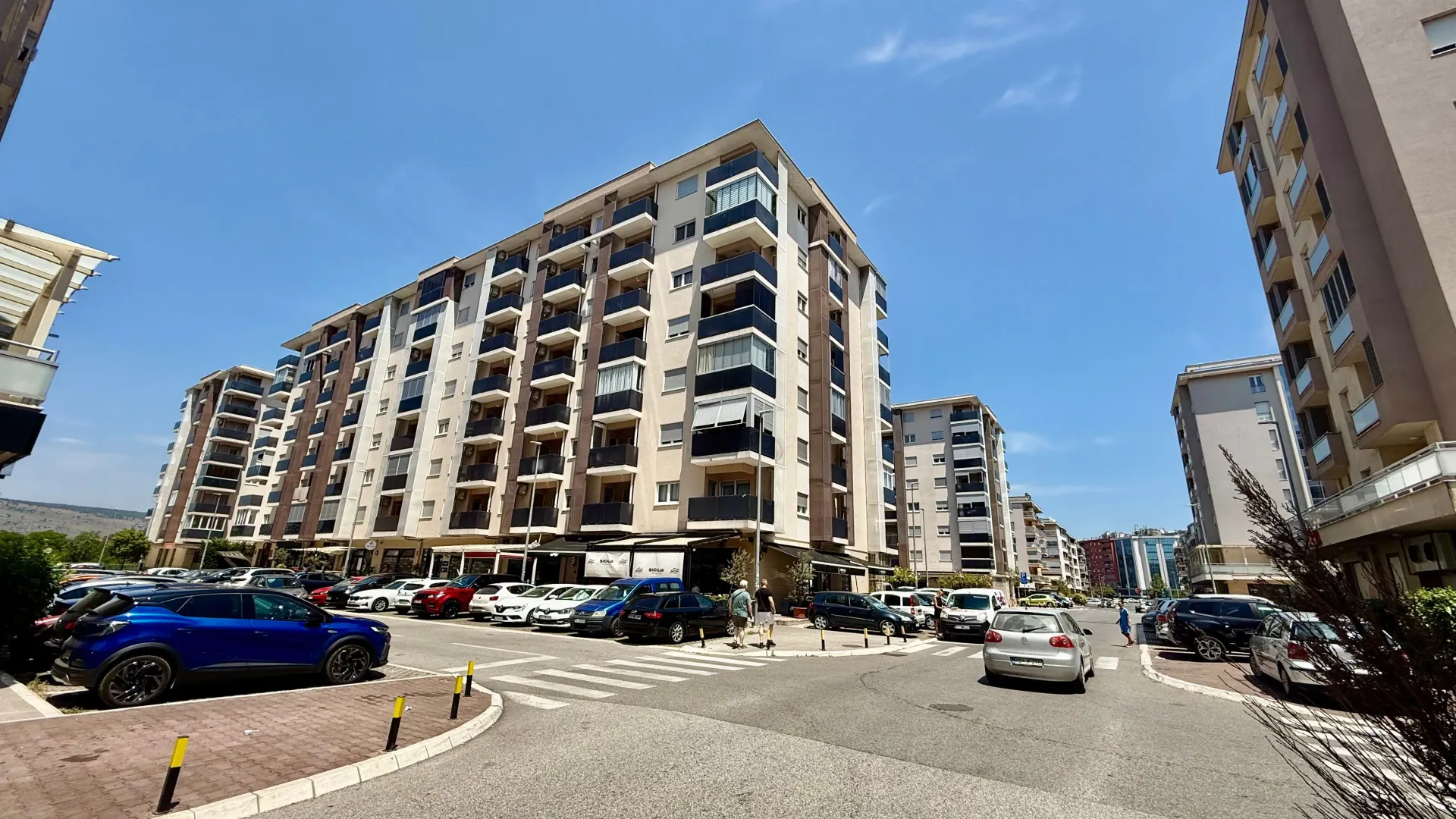 Izdavanje, trosoban stan, 100m², City Kvart, Podgorica