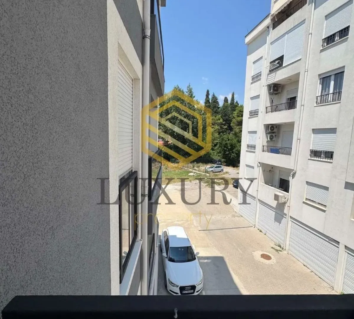 Izdavanje, jednosoban stan, 45m², Centar, Podgorica