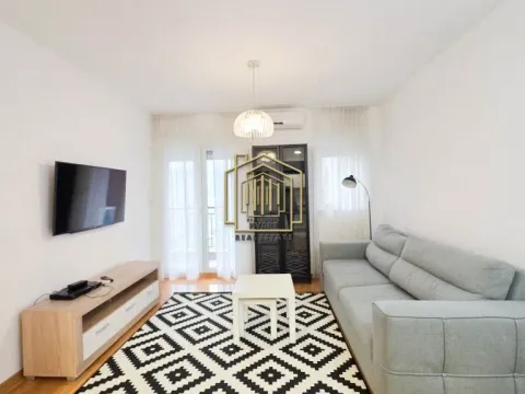 Prodaja, jednosoban stan, 43m², Stari Aerodrom, Podgorica - image 2