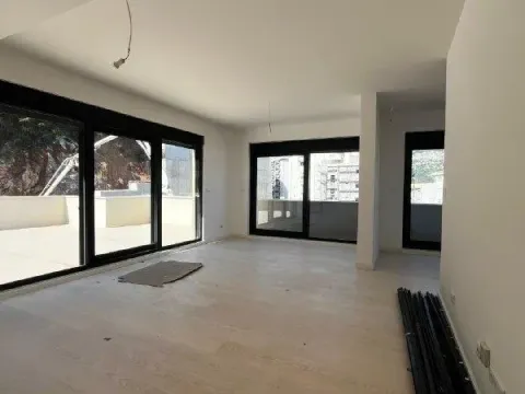 Sale, three bedroom apartment, 146m², Budva, Crna Gora - image 1