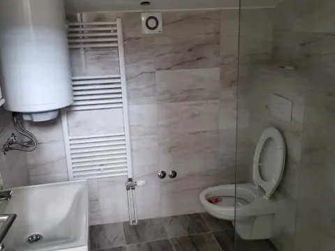 Izdavanje, kuća, 160m², Zvezdara Sve Podlokacije, Beograd - image 11