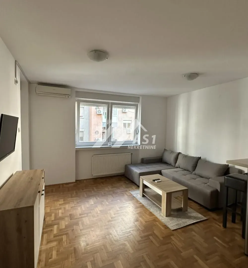 Izdavanje, stan, 31m², Grbavica, Novi Sad Sve Podlokacije