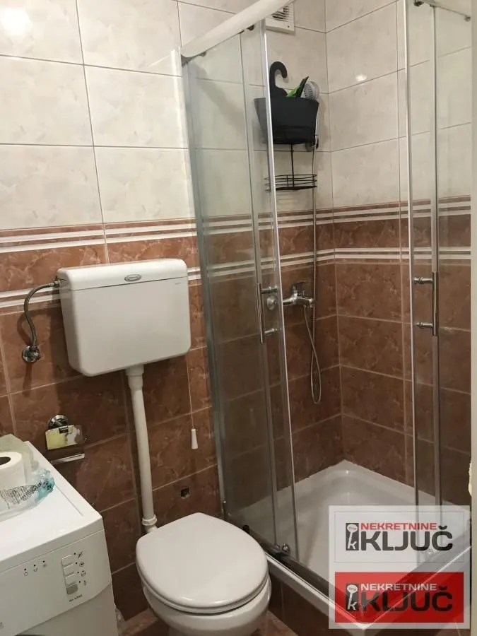 Izdavanje, garsonjera, 24m², Adamovićevo Naselje, Novi Sad Sve Podlokacije
