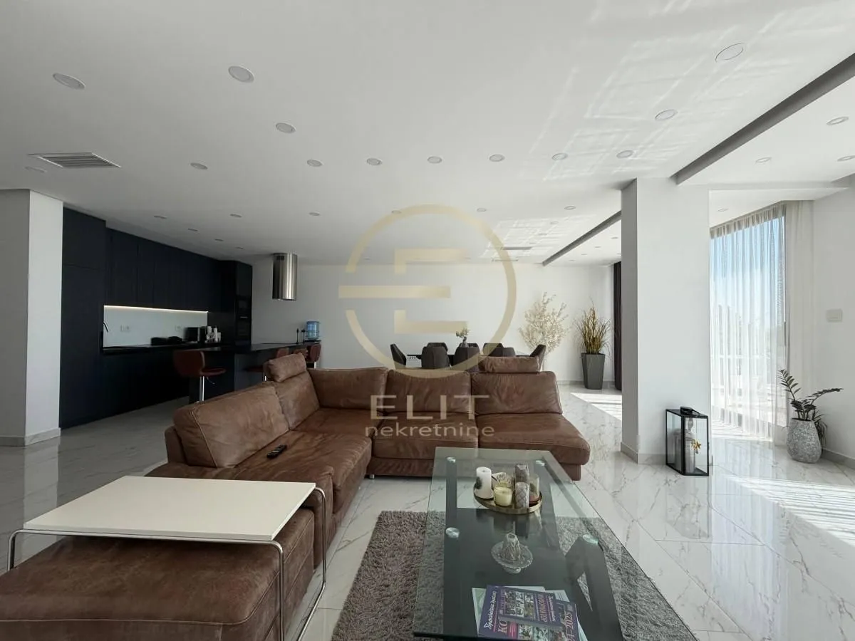 Prodaja, kuća, 173m², Sremska Kamenica, Petrovaradin