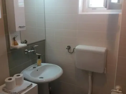 Sale, two bedroom apartment, 75m², Budva, Crna Gora - image 16