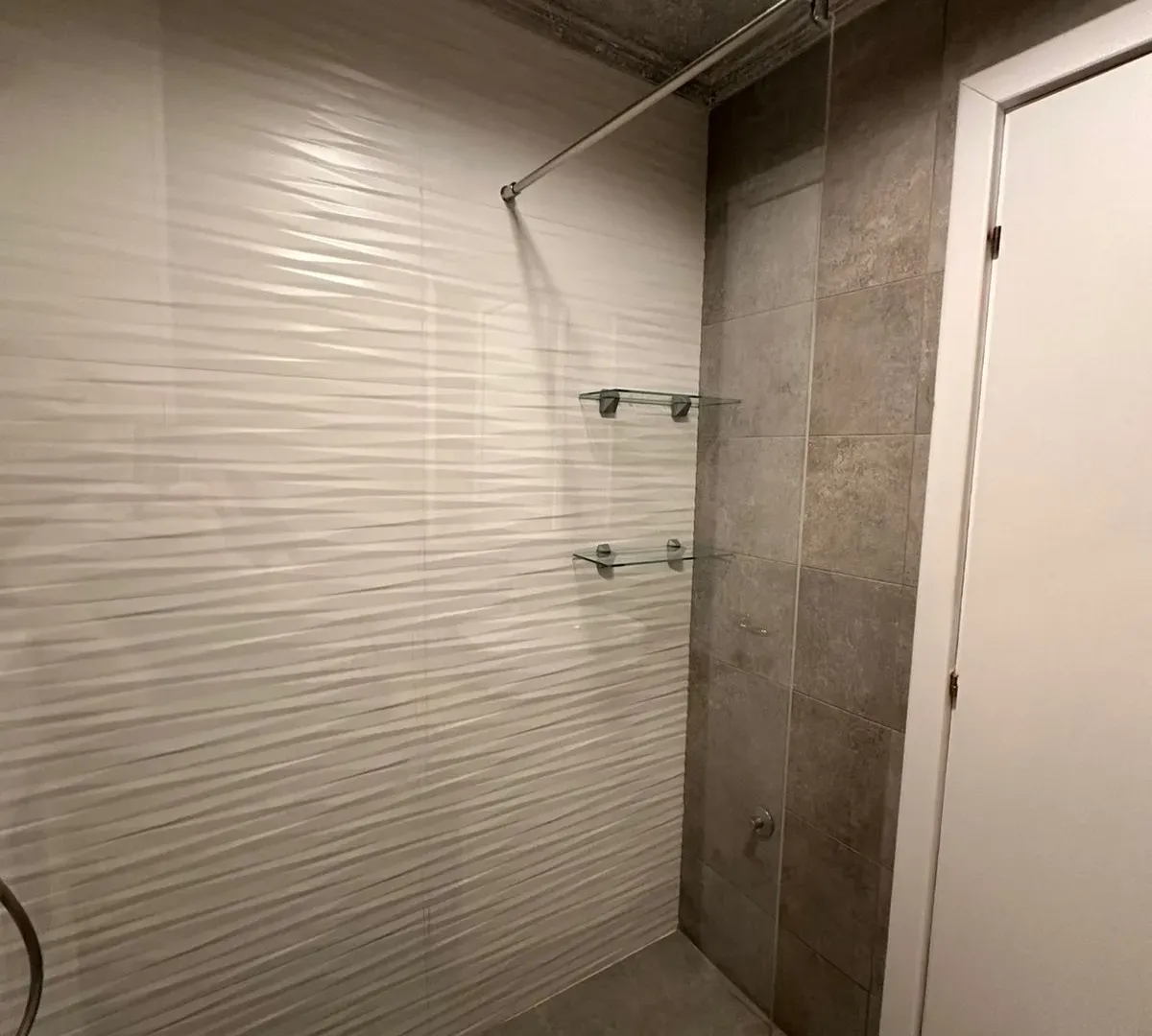 Izdavanje, dvosoban stan, 60m², Pobrežje, Podgorica