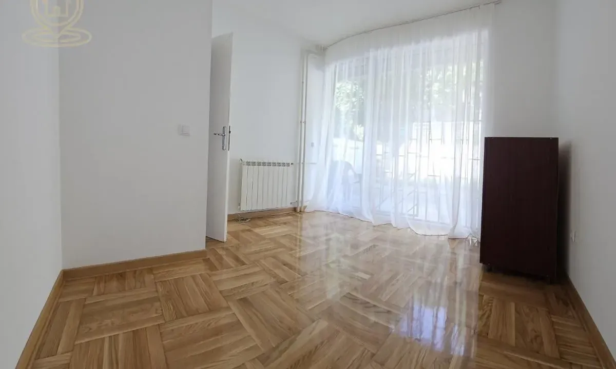 Izdavanje, trosoban stan, 76m², Neimar, Vračar Sve Podlokacije