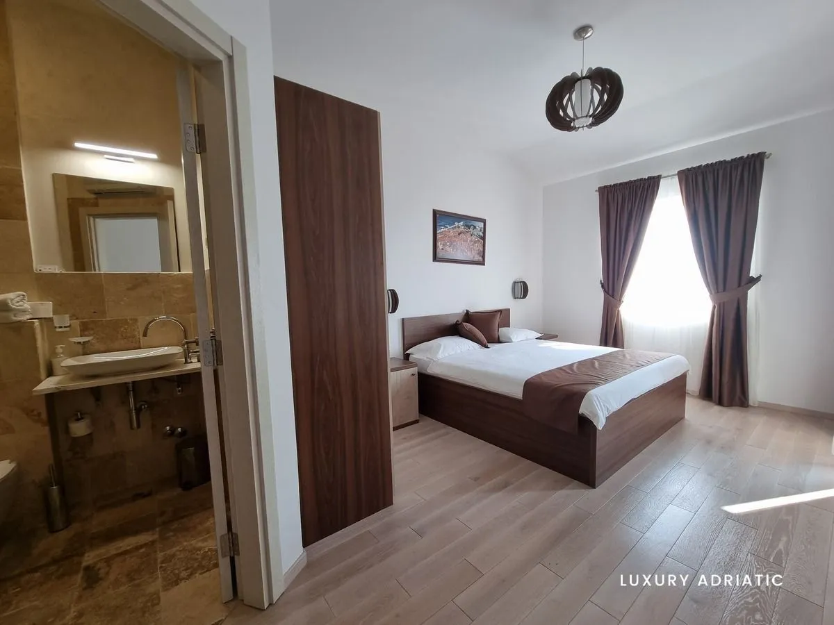 Sale, house, 1000m², Reževići, Budva