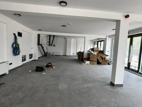 Rent, office space, 550m², Medijana, Niš - image 11