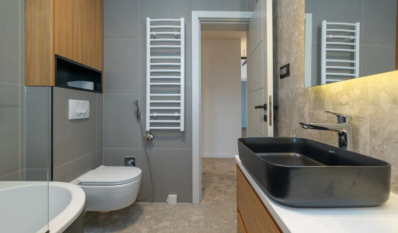 Izdavanje, kuća, 180m², Gornja Gorica, Podgorica