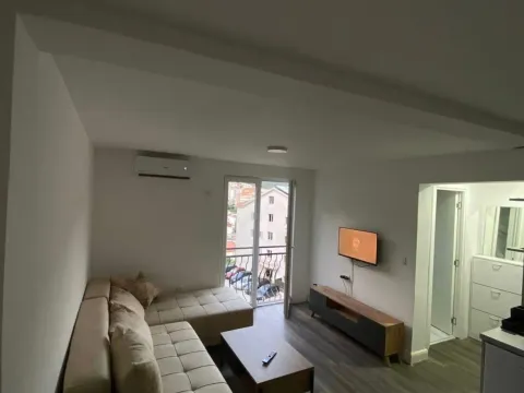 Izdavanje, dvosoban stan, 38m², Dubovica, Budva - image 6