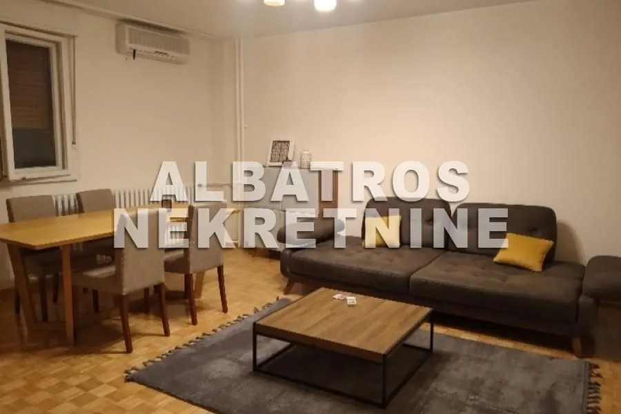 Izdavanje, trosoban stan, 82m², Zemun Sve Podlokacije, Beograd