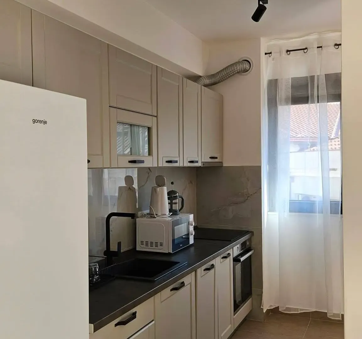 Rent, one bedroom apartment, 52m², Budva okolina, Budva