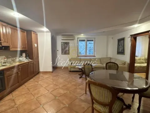 Izdavanje, kuća, 215m², Salajka, Novi Sad Sve Podlokacije - image 6