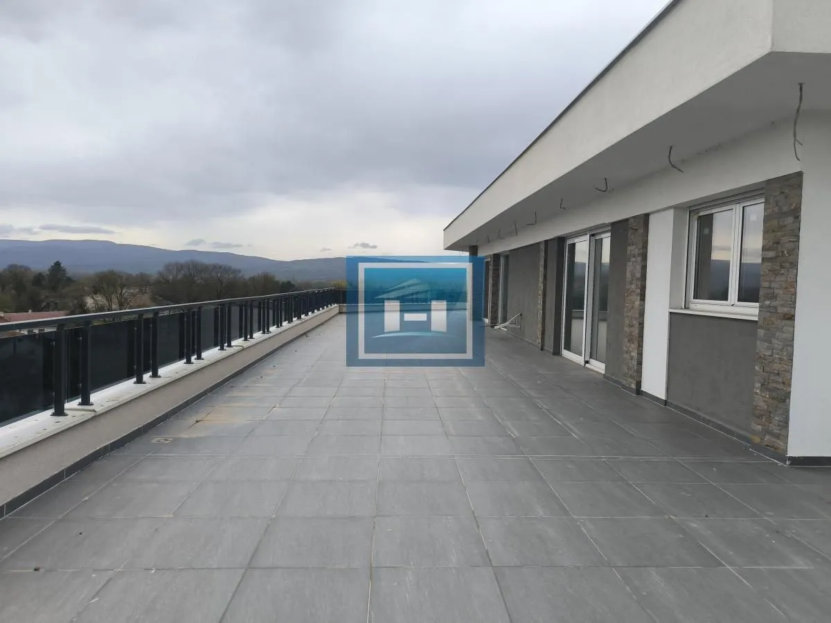 Sale, apartment, 500m², Centar, Ćuprija