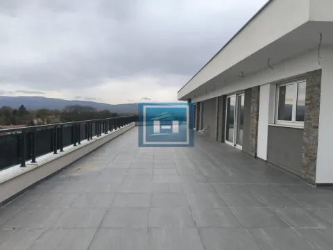 Prodaja, stan, 500m², Centar, Ćuprija - image 22