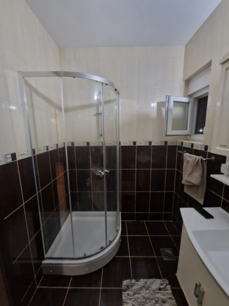 Izdavanje, dvosoban stan, 115m², Tološi, Podgorica