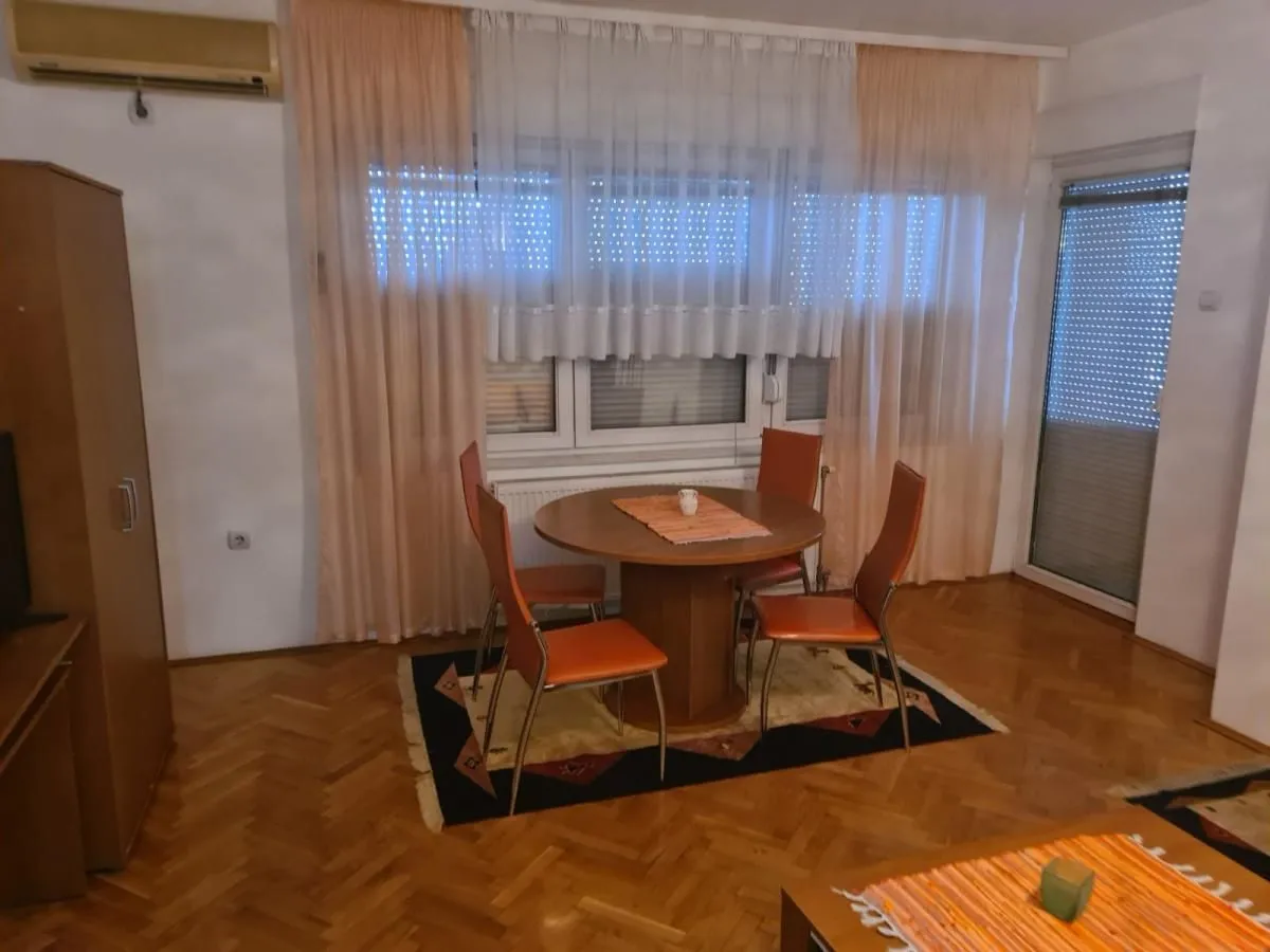 Izdavanje, jednosoban stan, 36m², Grbavica, Novi Sad Sve Podlokacije
