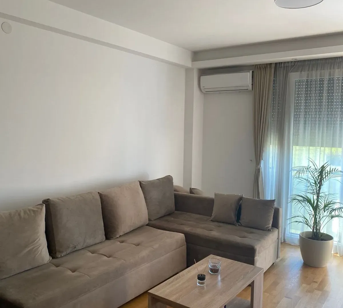 Rent, studio apartment, 35m², Tološi, Podgorica