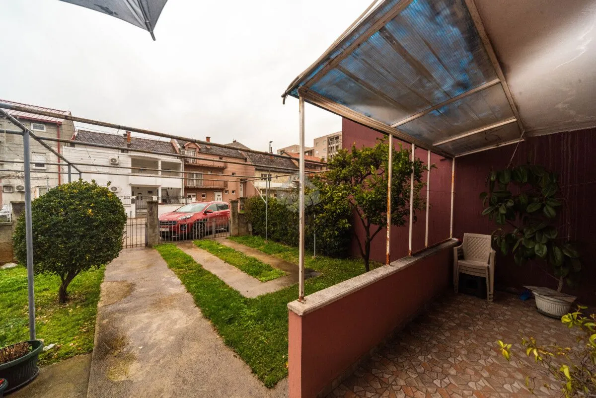 Prodaja, dvosoban stan, 150m², Stari Aerodrom, Podgorica