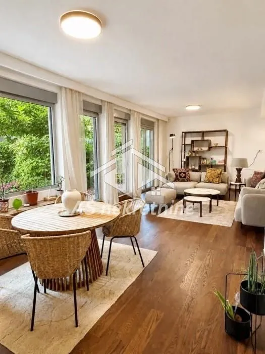 Izdavanje, četvorosoban stan, 160m², Vračar Hram, Vračar Sve Podlokacije