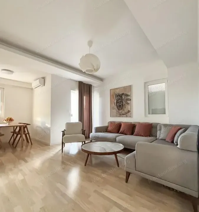 Prodaja, dvosoban stan, 67m², Centar, Podgorica