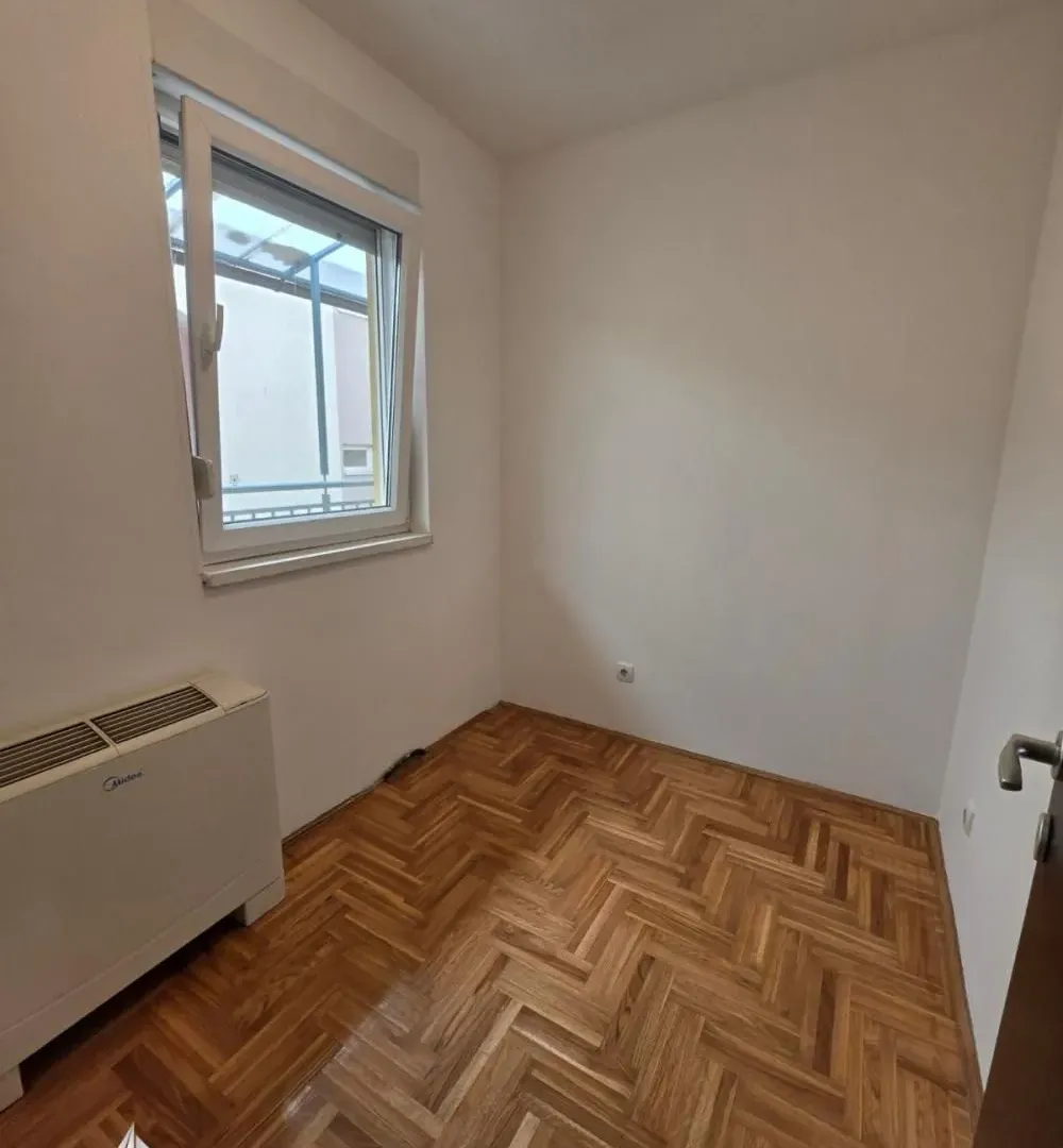Prodaja, jednosoban stan, 30m², Zemun Sve Podlokacije, Beograd