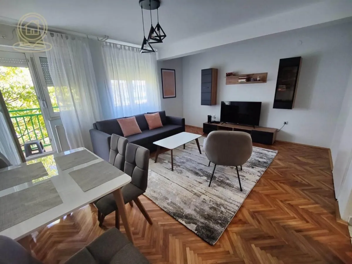 Izdavanje, dvosoban stan, 52m², Socijalno, Novi Sad Sve Podlokacije