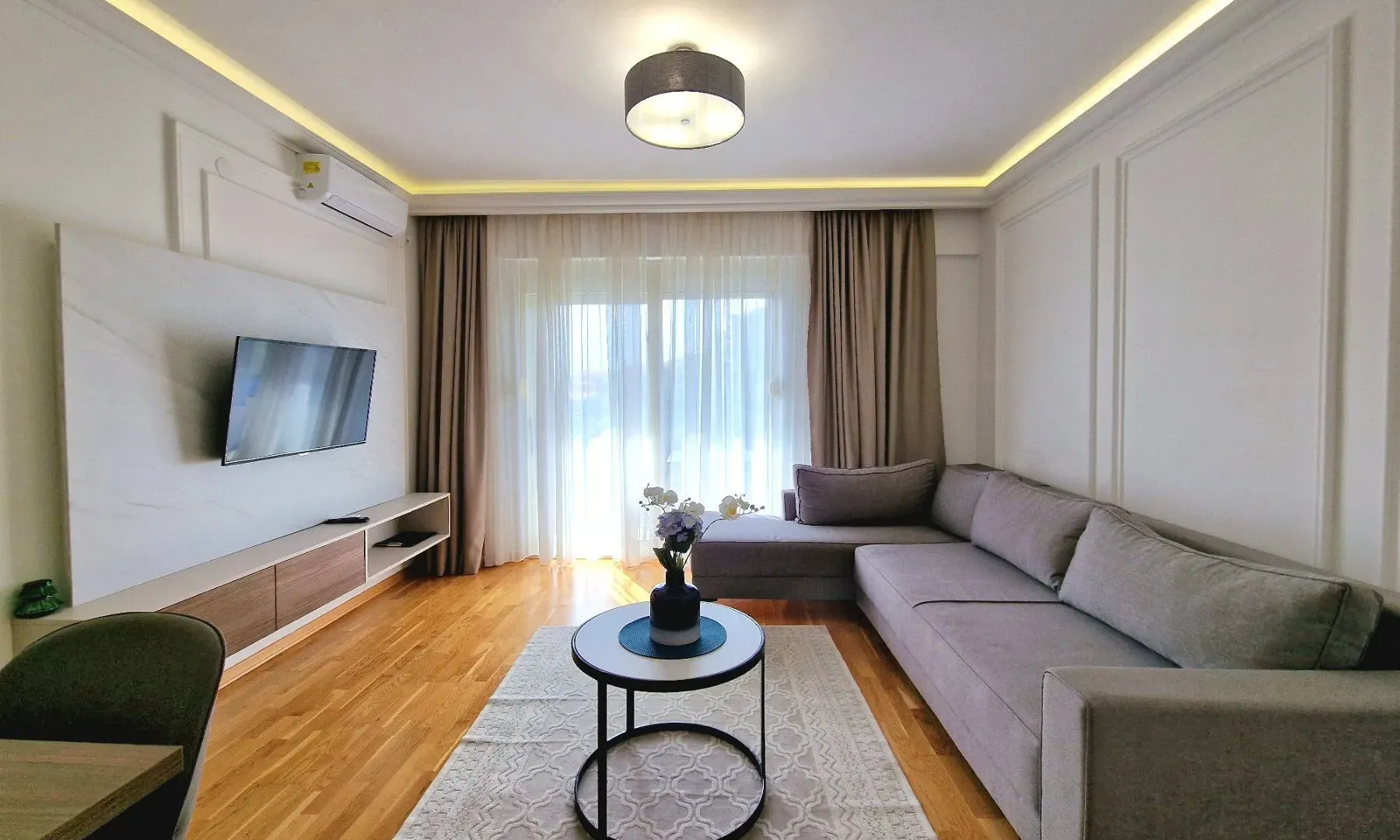 Izdavanje, jednosoban stan, 50m², Bečići, Budva