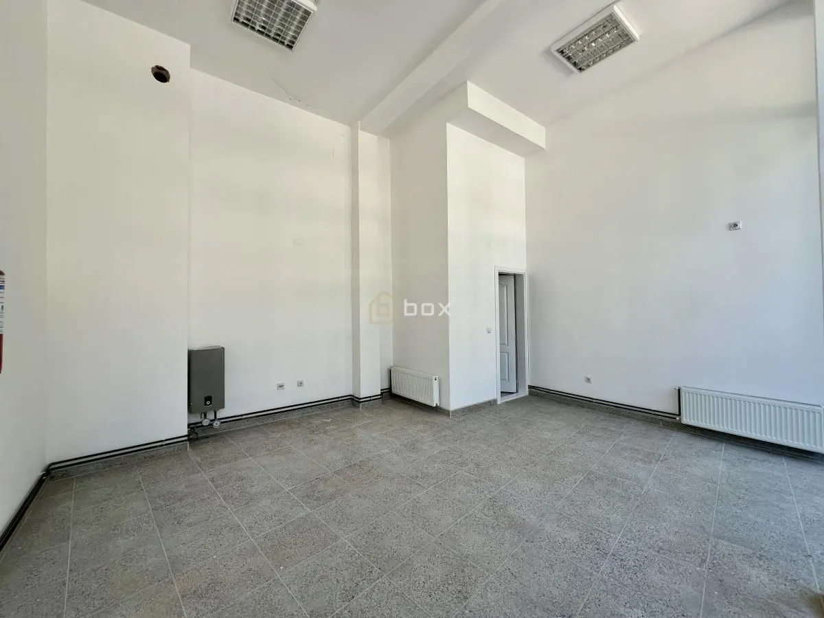 Rent, office space, 25m², Crveni Krst, Niš