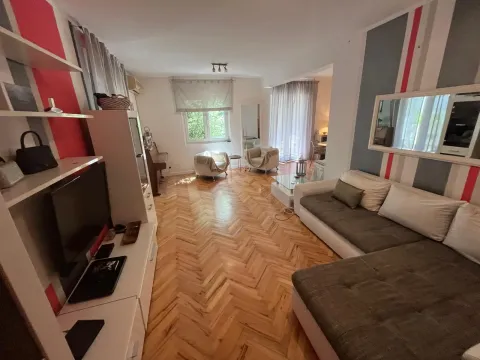 Izdavanje, dvosoban stan, 125m², Budva, Crna Gora - image 4