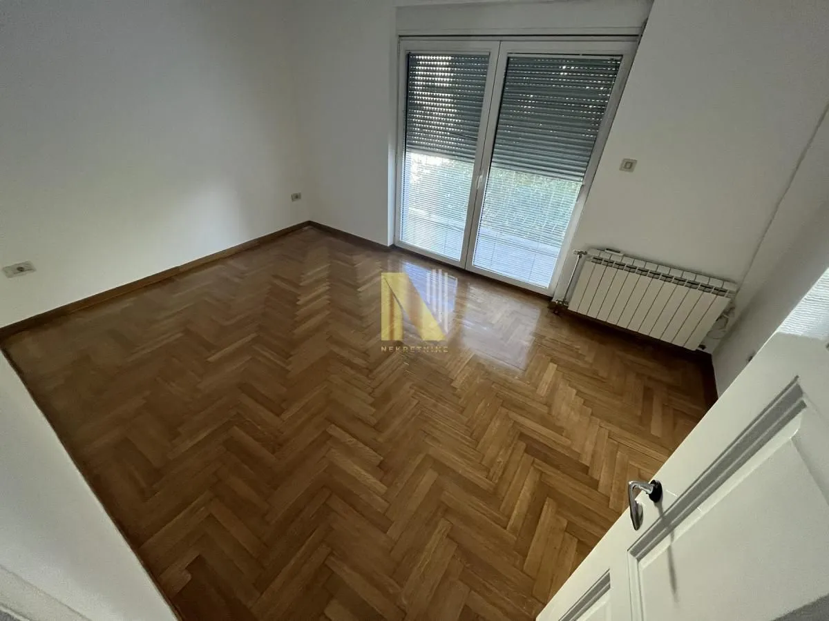 Prodaja, četvorosoban stan, 213m², Centar, Novi Sad